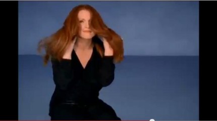 Revlon, Julianne Moore