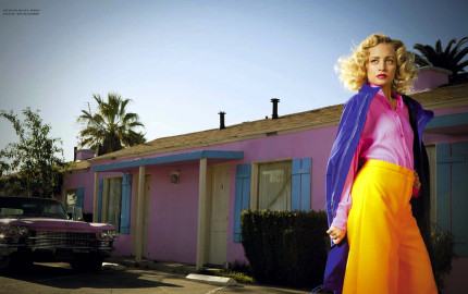 35SBeditor2-Nicole-Richie-Harper-Bazaar-Pink-House