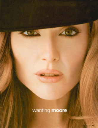 17SBceleb-71 Julianne Moore close