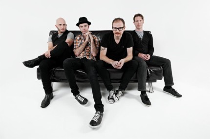 02sm-groom-B8P1847_BOT_Couch_100dpi