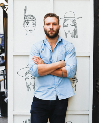 elle-hgcd-jai-courtney-02